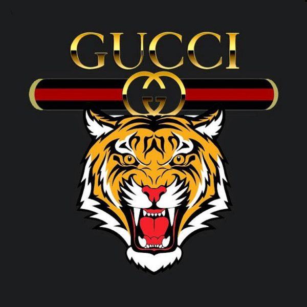 Logo Gucci mặt hổ trên nền đen