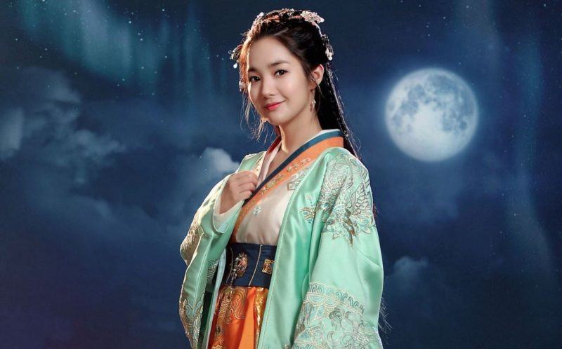 Một hình ảnh Trung Quốc cổ đại của một cô gái và ánh trăng