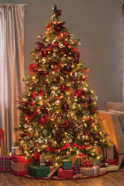 Hình ảnh cây thông Noel được trang trí đẹp mắt miễn phí