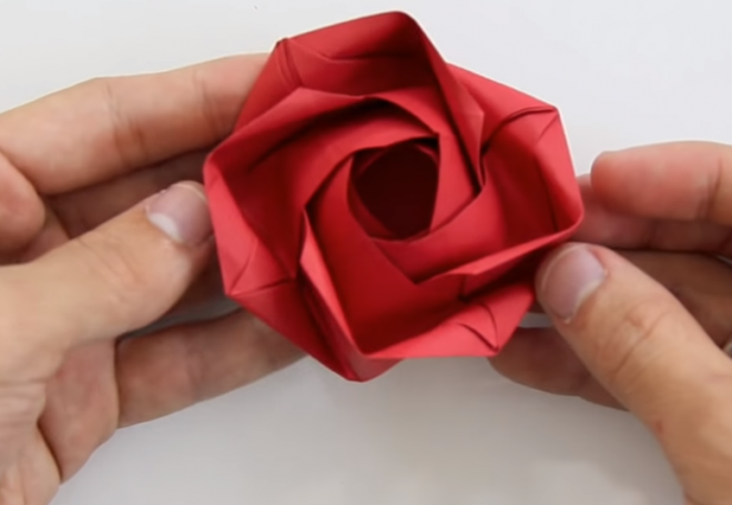 Hoa hồng giấy Origami