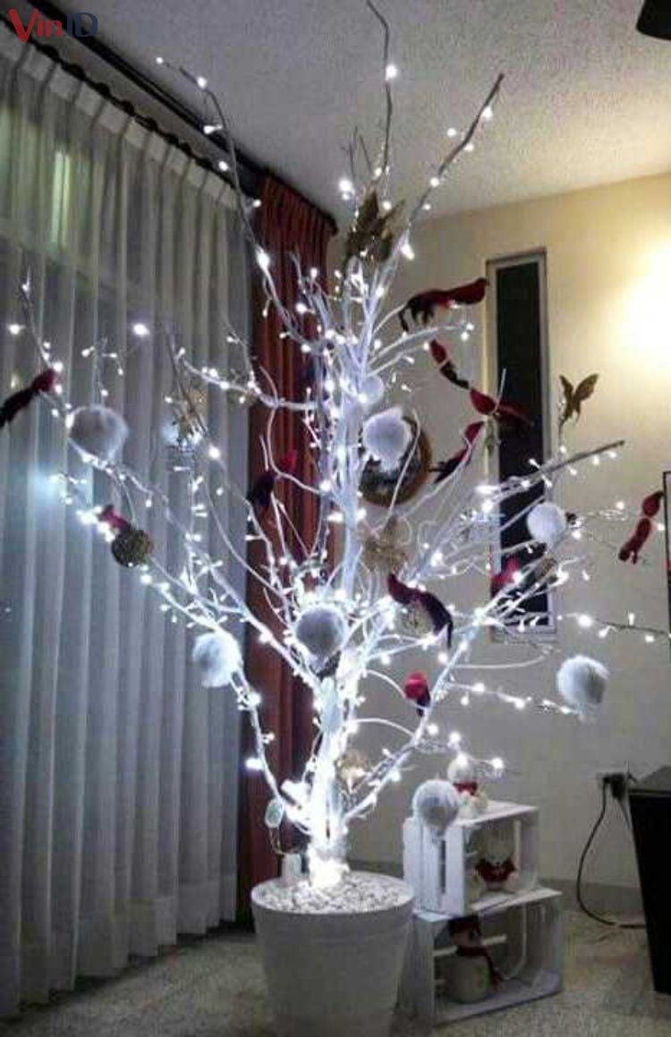 Cách làm cây thông Noel đẹp đơn giản bằng cây khô