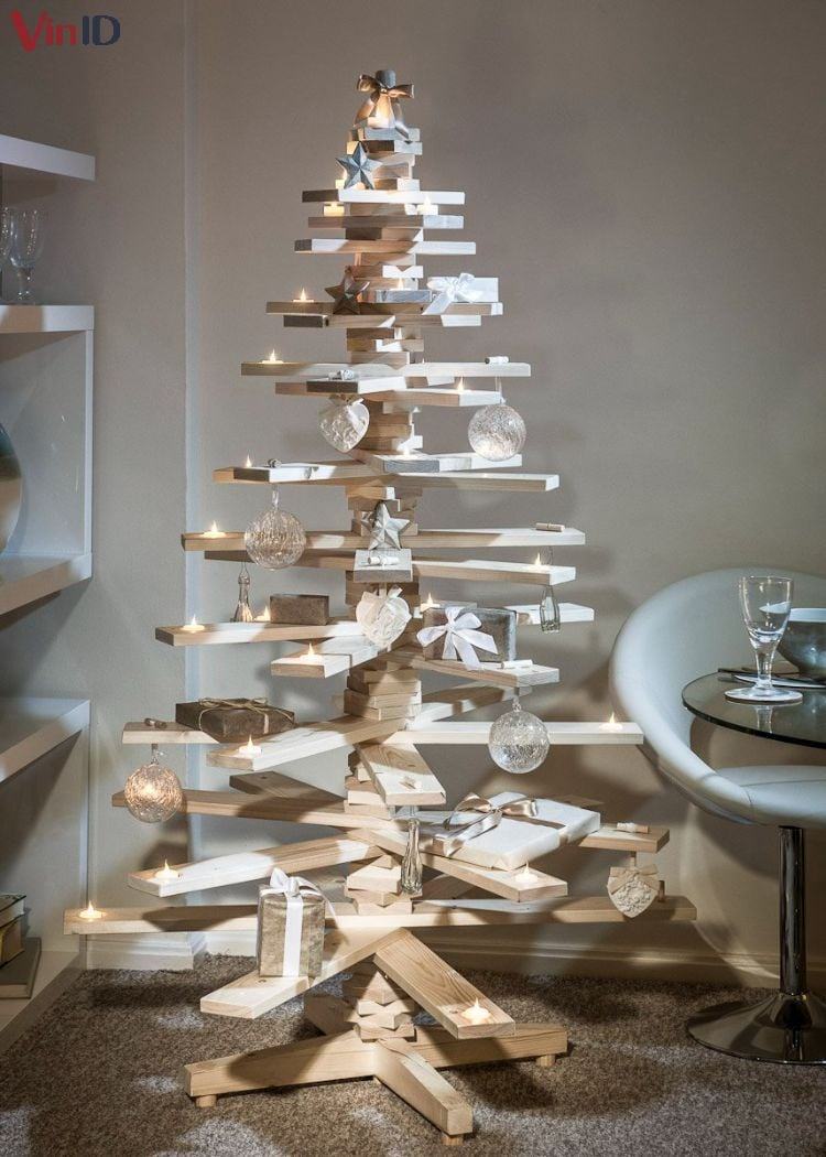 Hoàn thành cây thông Noel bằng gỗ của bạn theo phong cách