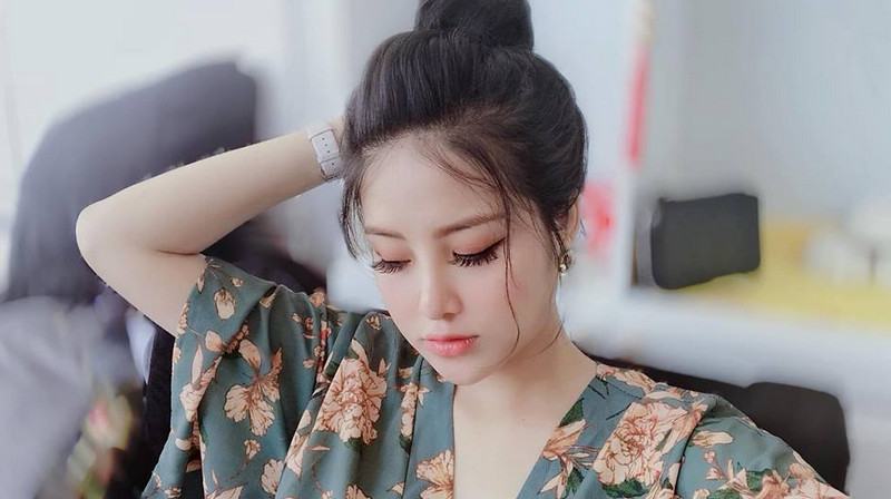 Pong Kyubi là ai?  Cô gái hiện tại của Showbiz Việt