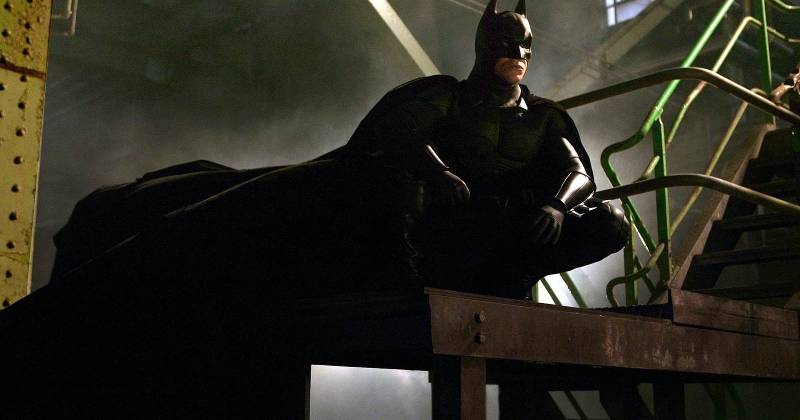 Batman Begins mở ra một hình ảnh mới về Người Dơi - Batman của Nolan.  (Ảnh: Collider)