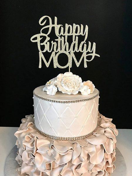 Bánh sinh nhật của mẹ dưới dạng một chiếc váy