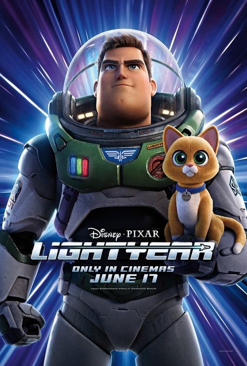 Buzz Lightyear (do Chris Evans lồng tiếng) và Sox Cat (do Peter Sohn lồng tiếng)