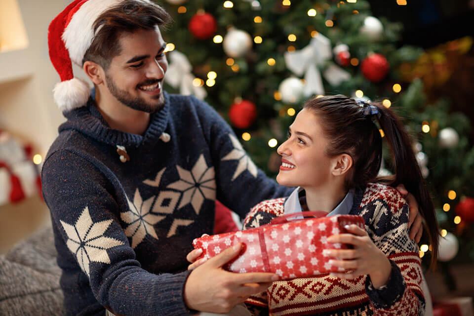 Cách chọn quà noel cho bạn gái mới quen ý nghĩa nhất