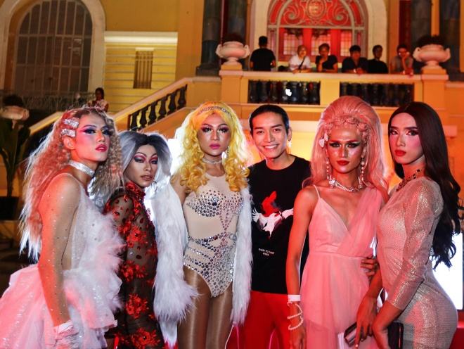 Drag Queen Centro: 'Nghệ sĩ lên sân khấu luôn phải sạch và đẹp' - Đời sống