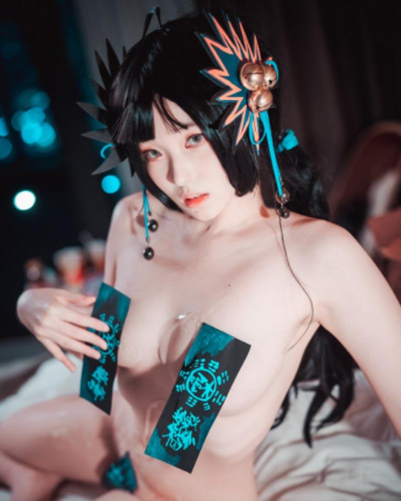 Cosplay JAV là gì?  Hot girl 18+ cosplay waifu khoe body 2