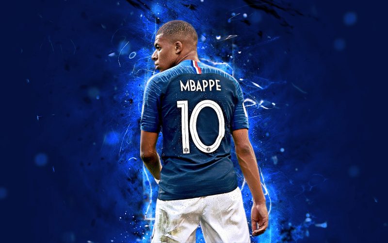 Ảnh Mbappe cho người hâm mộ bóng đá