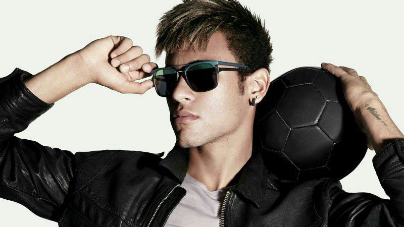 Hình ảnh Neymar với cặp kính cực ngầu