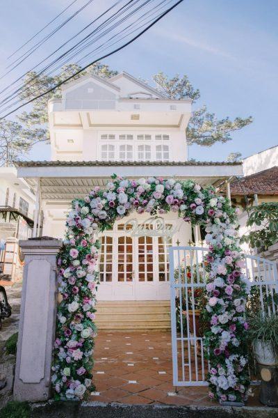 Hình ảnh cổng hoa cưới đẹp dịu dàng