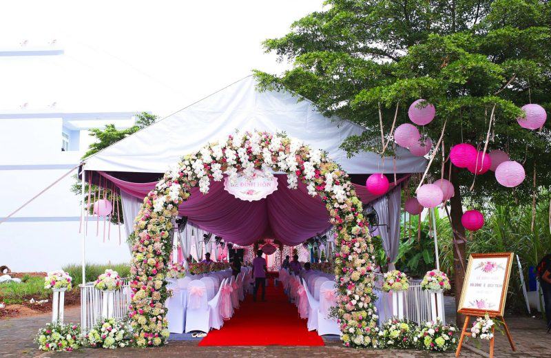 Cổng hoa cưới đẹp hình tròn