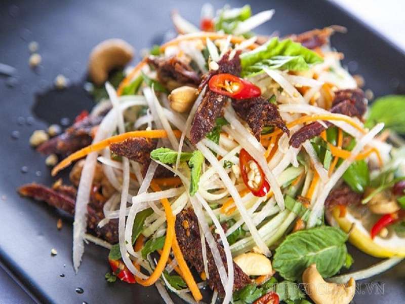 Salad thịt bò và rau củ