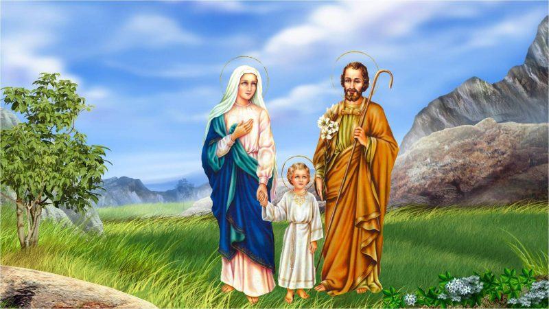 Hình ảnh gia đình thánh trên đồng cỏ