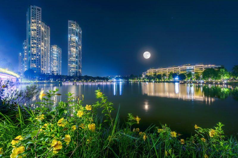 Hình ảnh Hà Nội về đêm nhìn từ tòa nhà