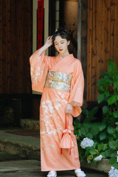 Hình ảnh đẹp về Kimono màu hồng đào