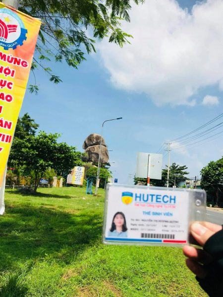 Mẫu thẻ tín dụng dành cho sinh viên đại học