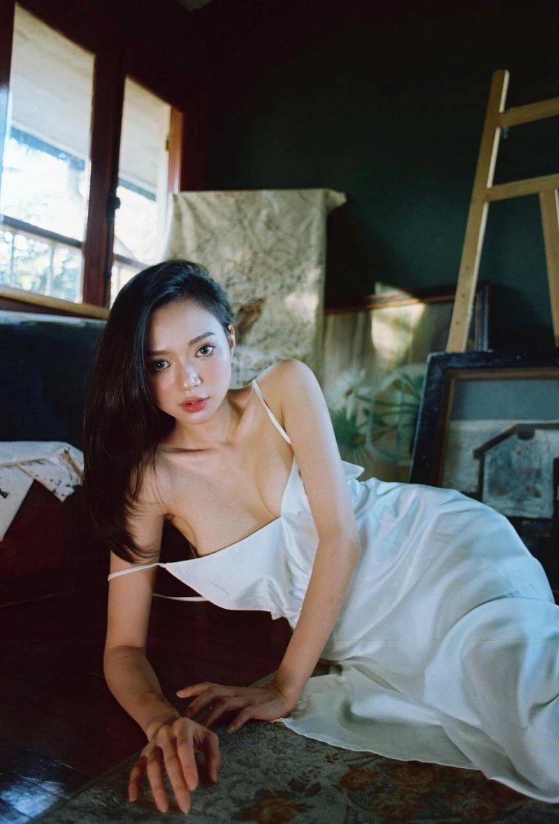 Kim Chi - nữ streamer lộ ảnh nóng, trở lại làm người mẫu