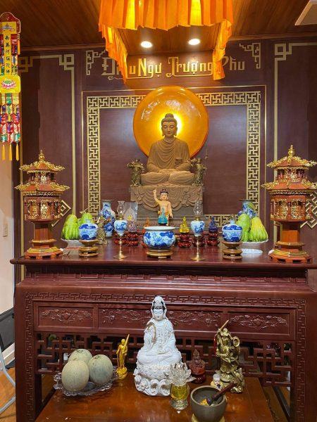 Bàn thờ tượng Phật mẹ Quán Thế Âm Bồ tát
