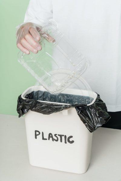 ảnh bảo vệ môi trường phân loại rác thải nhựa
