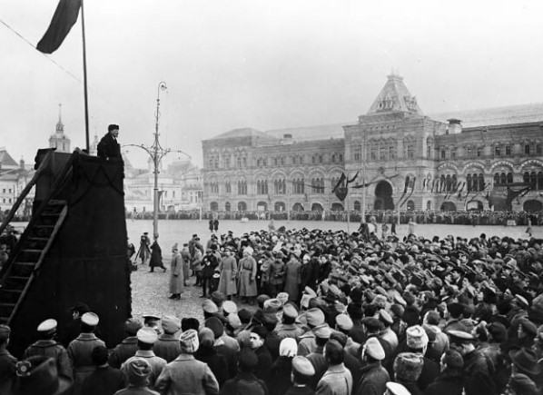 Tại sao Nga thay đổi hai lần vào năm 1917?