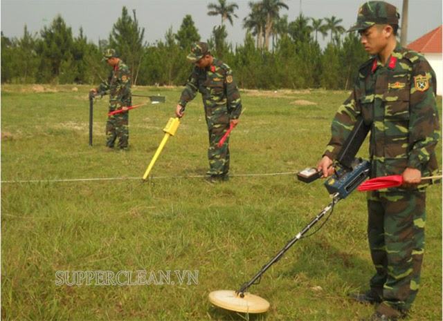 máy dò kim loại cũ