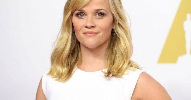 Reese Witherspoon tham gia Home Again