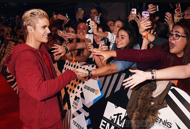 Justin Bieber và cộng đồng fan Beliebers