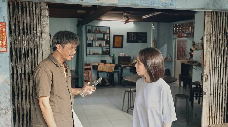 Cách Con Nhót Mót Chồng “cứu thua” cho xu hướng làm phim điện ảnh từ web drama