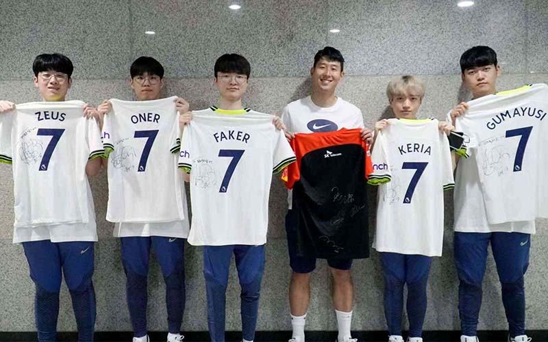 fake-chup-anh-chung-voi-son-heung-min-fan-khia-ngay