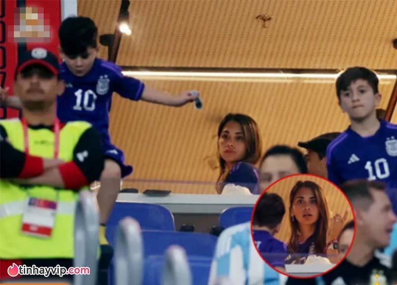Vợ Messi đánh nhau và la hét "người hâm mộ CR7" vì đã ném kẹo ăn dở cho người hâm mộ
