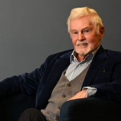 Derek Jacobi- Wiki, Biography, Age, Height, Net Worth, Relationship