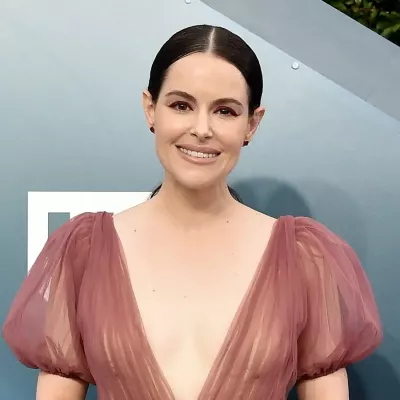 Emily Hampshire- Wiki, Age, Husband, Net Worth, Ethnicity, Career