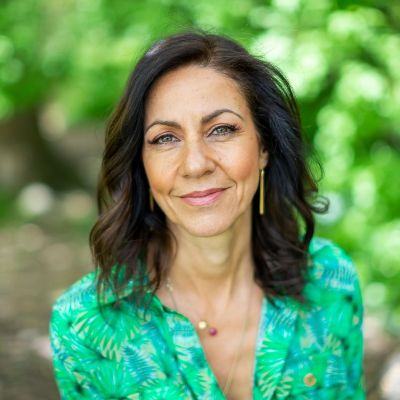 Julia Bradbury- Wiki, Age, Height, Net Worth, Husband, Ethnicity