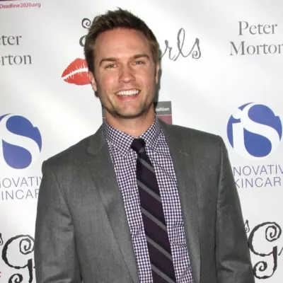 Scott Porter- Wiki, Biography, Age, Height, Net Worth, Wife