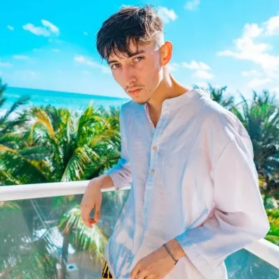 Simplistic Noah- Wiki, Bio, Age, Height, Net Worth, Girlfriend