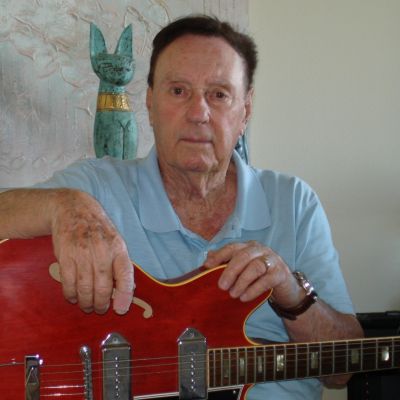 Bill Pitman A Guitarist Passed Away At The Age Of 102