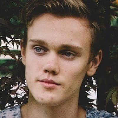 Alex Centa- Wiki, Age, Height, Girlfriend, Net Worth, Ethnicity