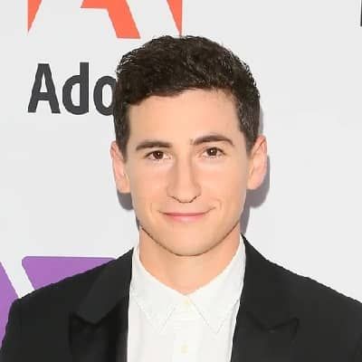 Sam Lerner- Wiki, Age, Height, Girlfriend, Net Worth